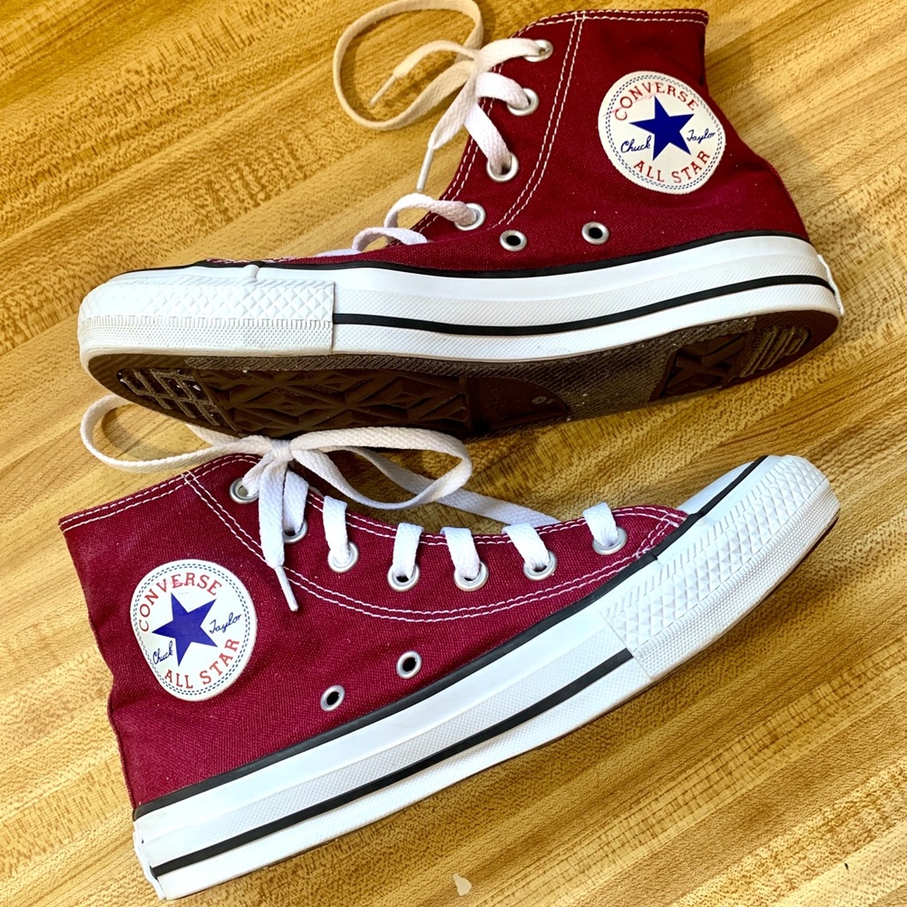 Burgundy High Top Converse, men 4.5, women 6.5